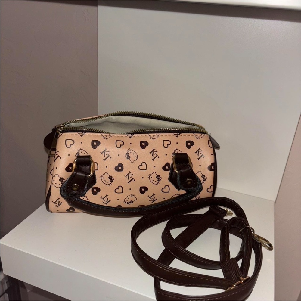 Hello Kitty barrel bag